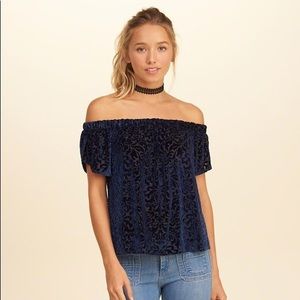 HOLLISTER OFF THE SHOULDER TOP